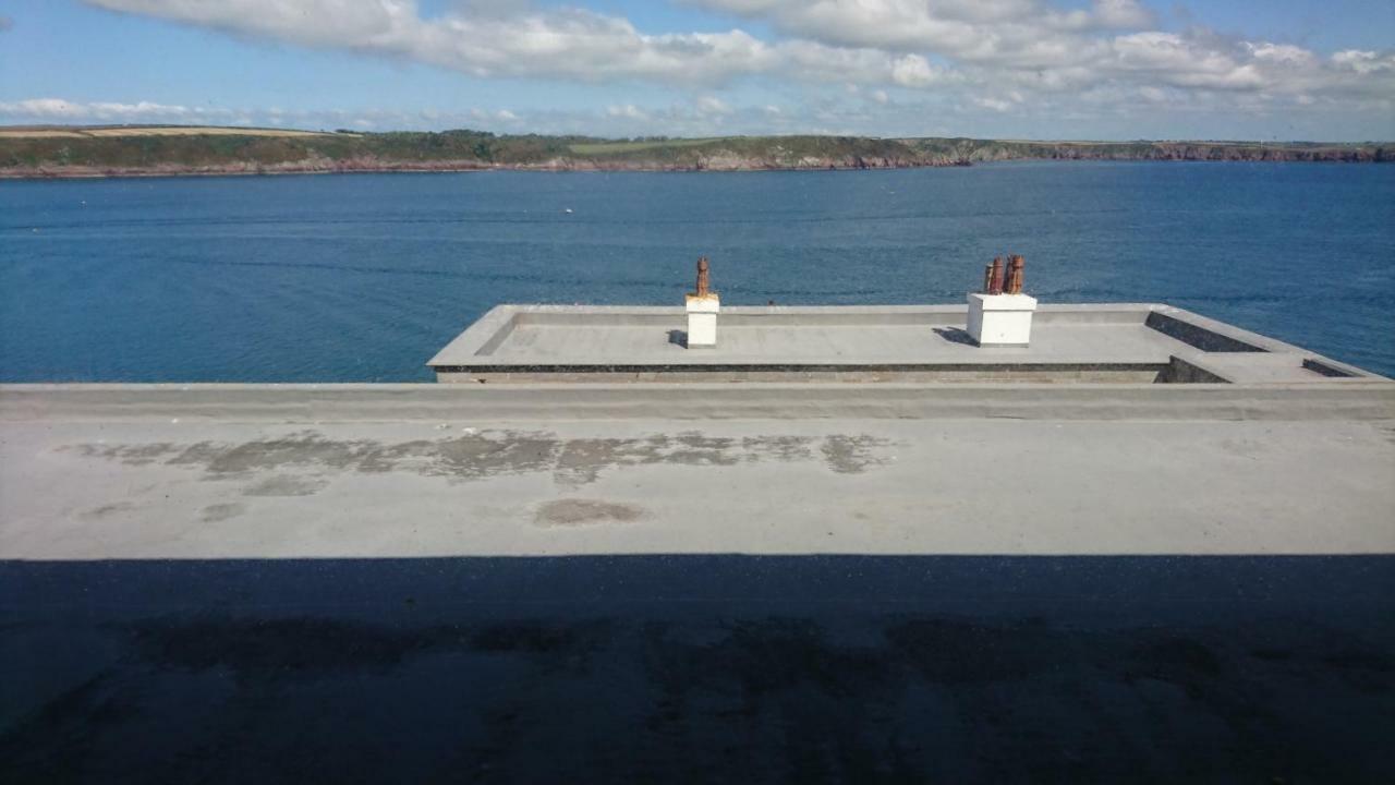 Fsc Dale Fort Hostel Rum bild